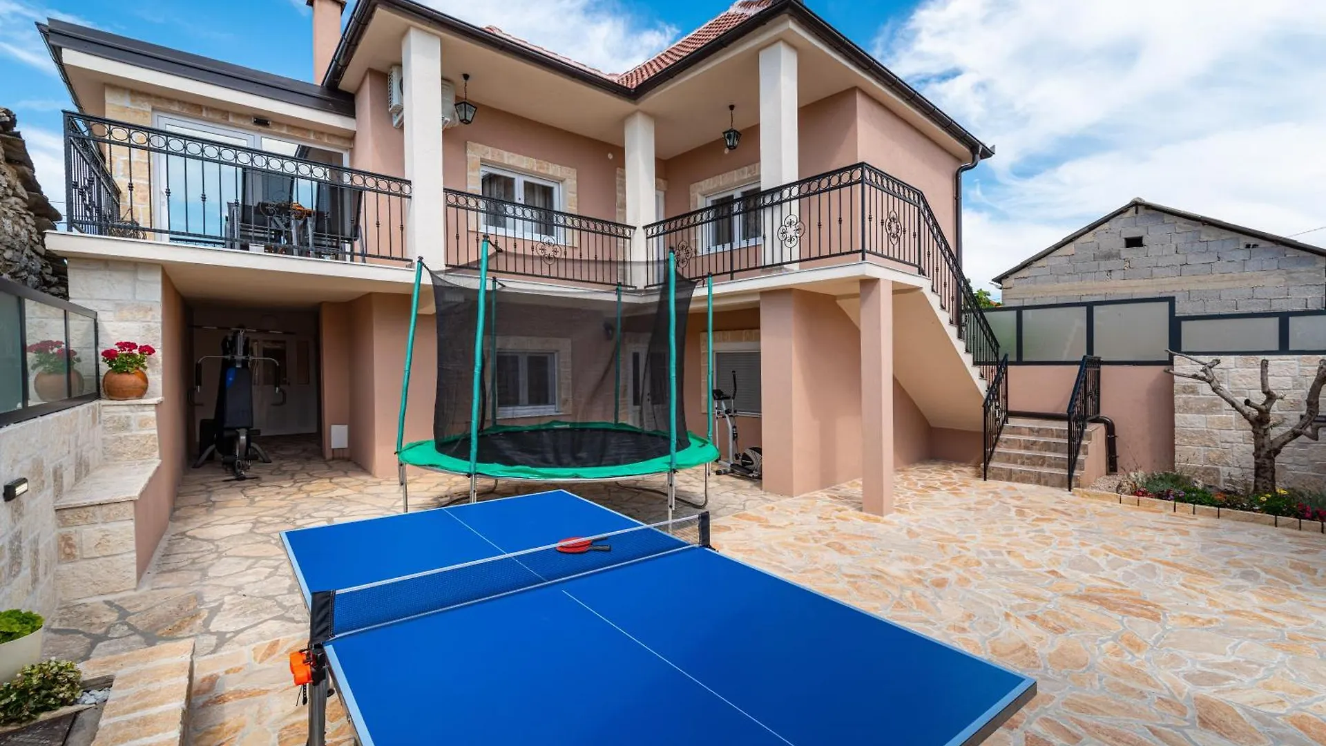 Atraktivna Villa Lana S Dva Bazena Dusic Croatia